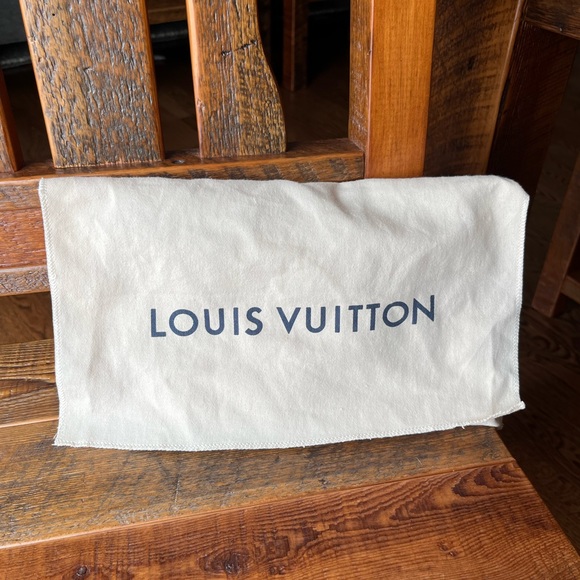 SOLD ‼️ LV Pochette Accessories - Picture 11 of 12